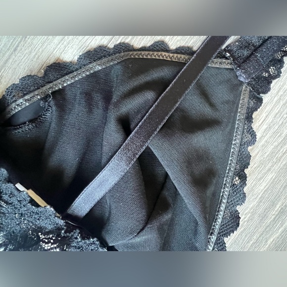 Pink Victoria’s Secret Black Ruffle Hem Wide Strap Lace Triangle Bralette Size M - Picture 4 of 8